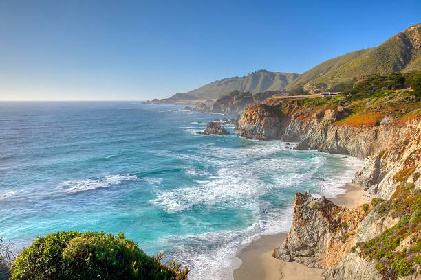 big sur - california coastline beach cliff fotografías e imágenes de stock
