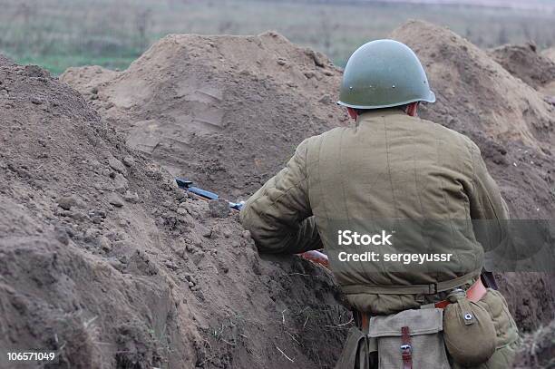 Советский Солдат Из Ww2 — стоковые фотографии и другие картинки Военное дело - Военное дело, Траншея, Вторая мировая война