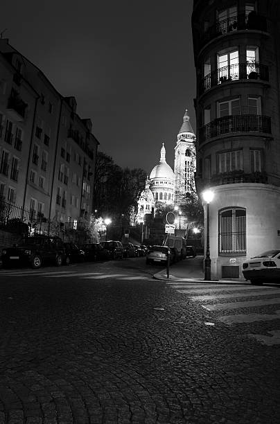 istock Sacre Coeur  Paris by night bn 106577296