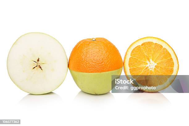 Confrontare Mele Con Arance - Fotografie stock e altre immagini di Alimentazione sana - Alimentazione sana, Arancia, Arancione