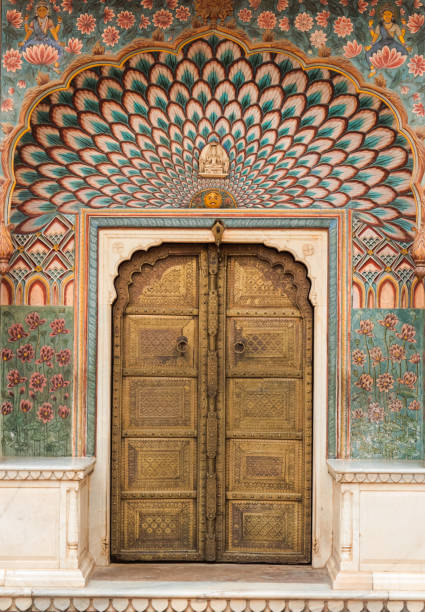 istock Indian Painted Door in Jaipur 1065776958