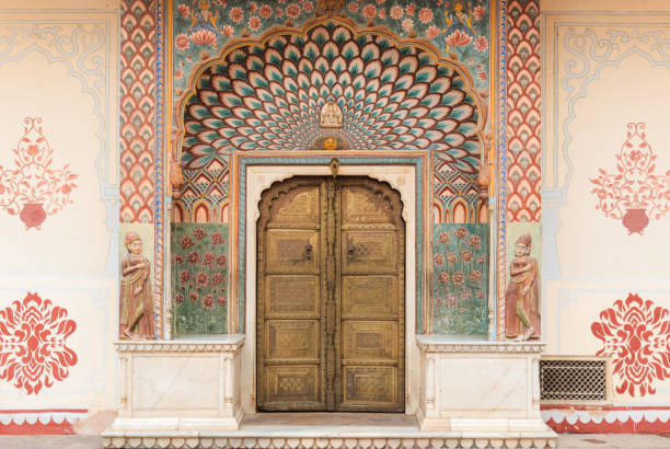 istock Indian Painted Door in Jaipur 1065776996