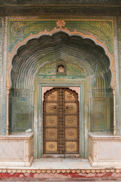 istock Indian Painted Door in Jaipur 1065777474