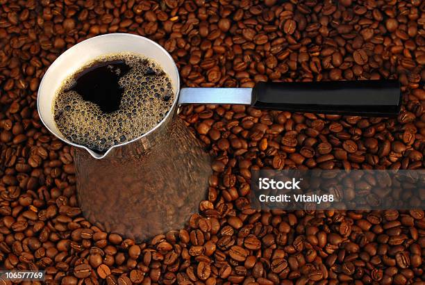 Foto de Cafeteira De Café e mais fotos de stock de Assado - Assado, Bebida, Cafeteira elétrica