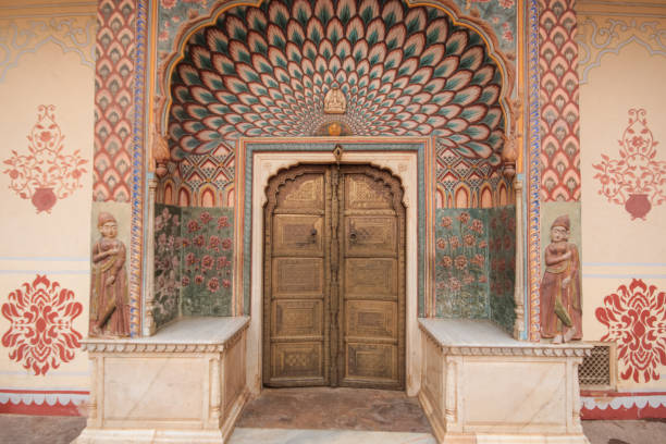 istock Indian Painted Door in Jaipur 1065777720