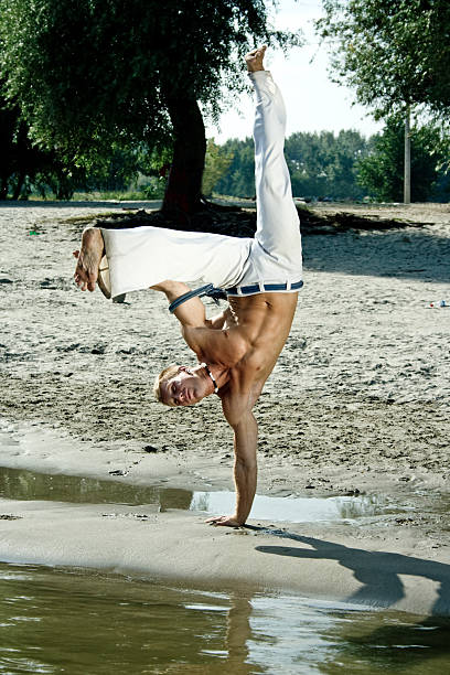 akrobatische stunt - marko skrbic stock-fotos und bilder