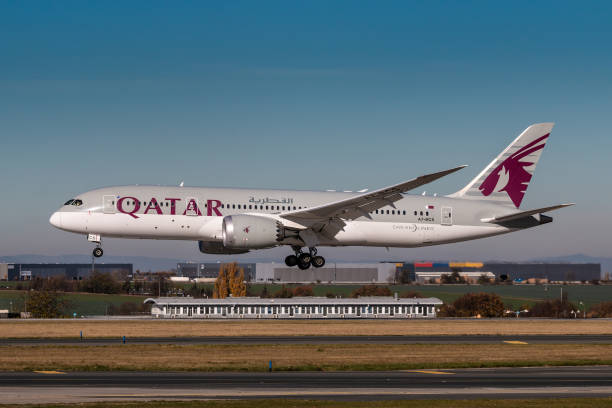 카타르 항공 - boeing 787 qatar airways airplane aerospace industry 뉴스 사진 이미지