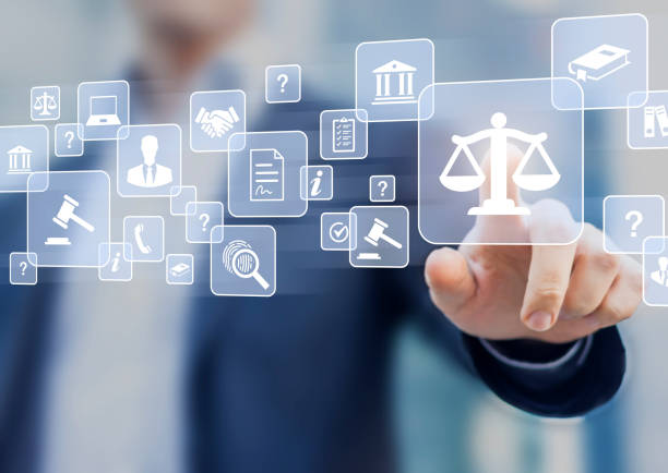 servizio di consulenza legale con persona professionale che presenta lavori di consulenza per contratti e leggi aziendali, avvocato difensore, scartoffie notarile, esperto giudiziario, concetto con icone - law legal system business advice foto e immagini stock