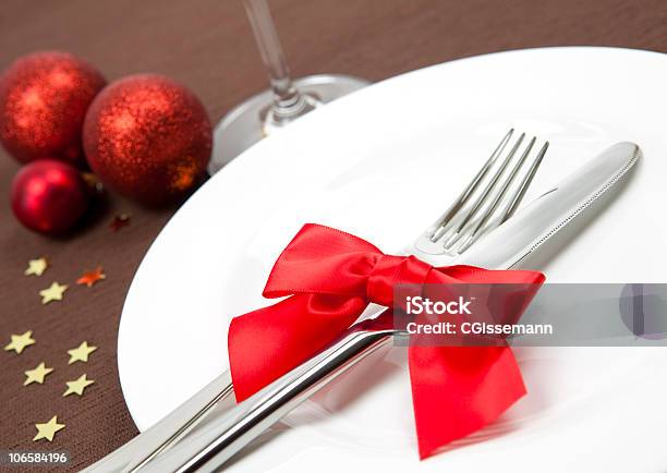 Photo libre de droit de Table De Noël banque d'images et plus d'images libres de droit de Assiette - Assiette, Banquet, Couteau de table