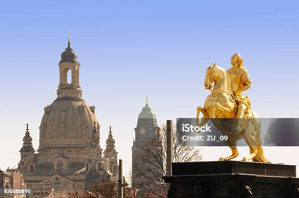 Frauenkirche Und Golden Horseman In Dresden Stockfoto und mehr Bilder von Pferd - Pferd, Skulptur - Kunstwerk, Gold - Edelmetall