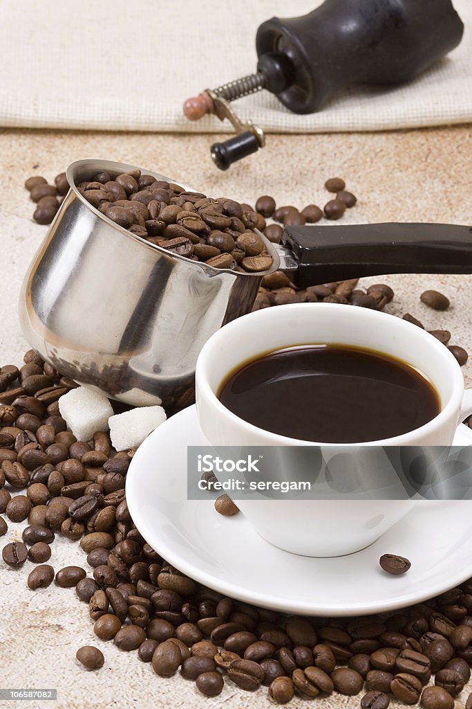 pot, taza de café y molinillo - Foto de stock de Acero libre de derechos