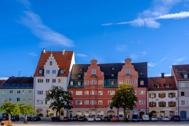 Kempten, St.-Mang-Platz (Bavaria, Germany) St. Mang Square in Kempten is a large open space south of the parish church of San Mang, bordered by large patrician buildings. The city, located in the federal state of Bavaria, is considered the oldest urban settlement in Germany. st mang stock pictures, royalty-free photos & images