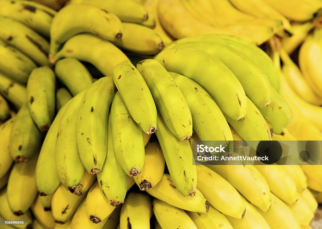 Świeżych bananów - Zbiór zdjęć royalty-free (Banan)