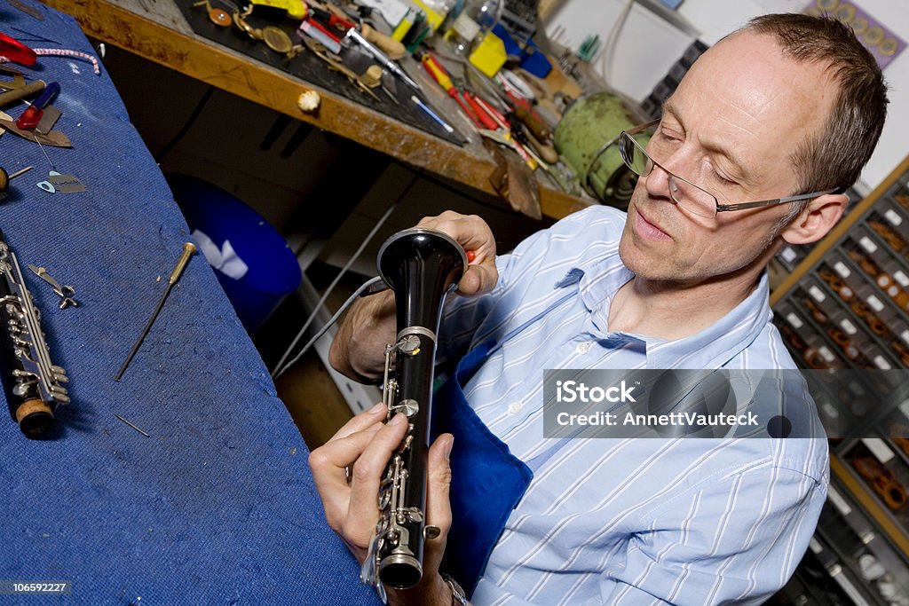 Fabricante de instrumentos serie - Foto de stock de 40-49 años libre de derechos