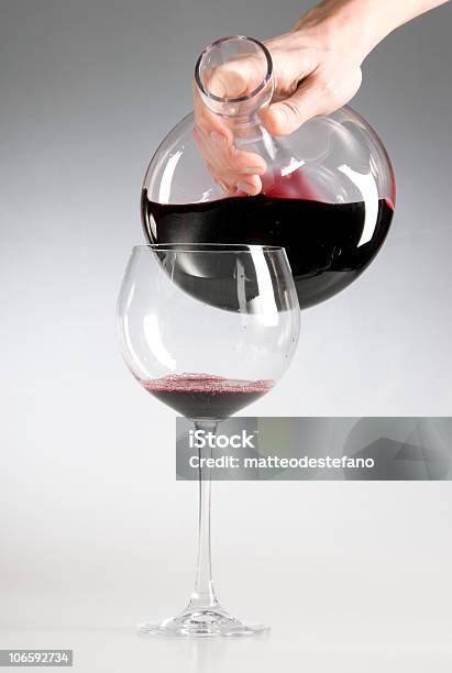 Glasswine Foto de stock y más banco de imágenes de Jarra - Jarra, Vino tinto, Bebida alcohólica