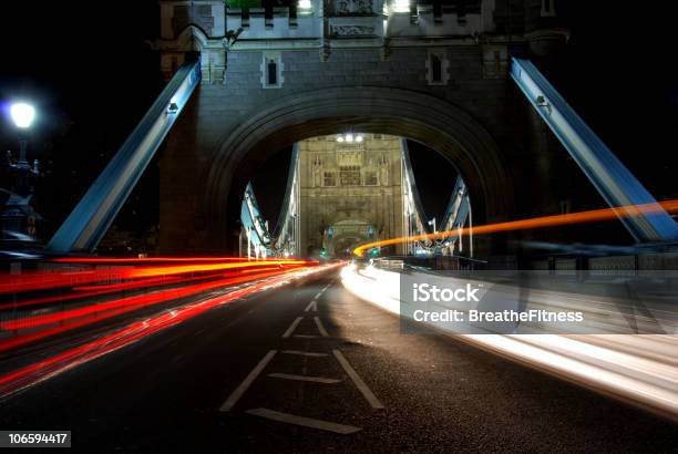 Foto de Tower Bridge De e mais fotos de stock de Londres - Inglaterra - Londres - Inglaterra, Noite, Ponte