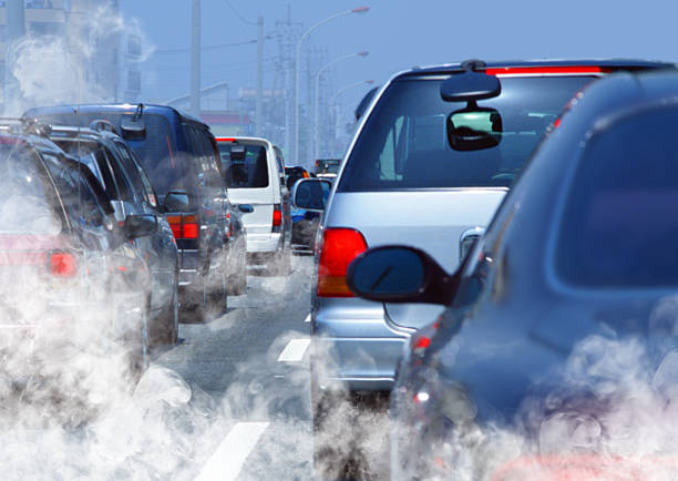 el tráfico - contaminación del aire fotografías e imágenes de stock