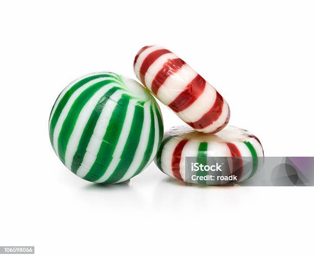 Photo libre de droit de Tas De Bonbons De Noël banque d'images et plus d'images libres de droit de Blanc - Blanc, Confiserie - Mets sucré, Couleur verte