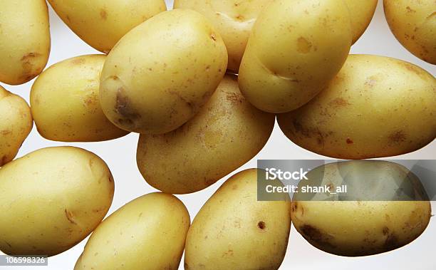 Batatas De Bebé - Fotografias de stock e mais imagens de Alimento Básico - Alimento Básico, Batata Crua, Carboidrato