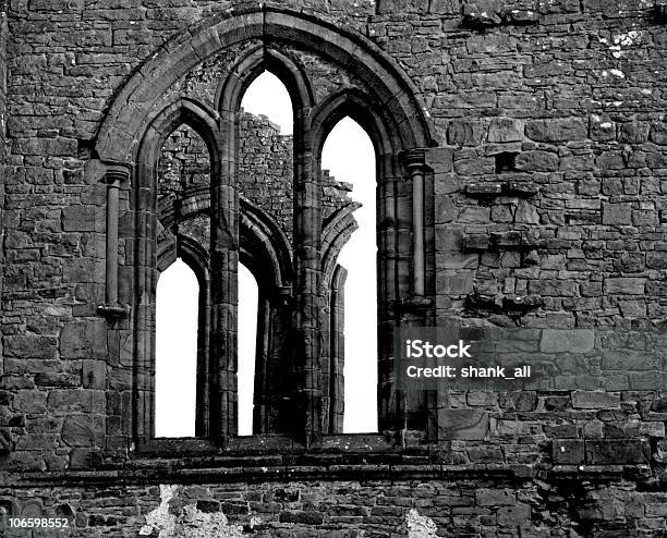 Foto de Ruína Antiga e mais fotos de stock de Abadia - Mosteiro - Abadia - Mosteiro, Antigo, Arcaico