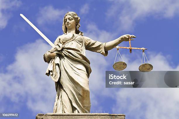 Lady Justice Stockfoto und mehr Bilder von Gerichtsgebäude - Gerichtsgebäude, Waage der Gerechtigkeit, Irische Kultur
