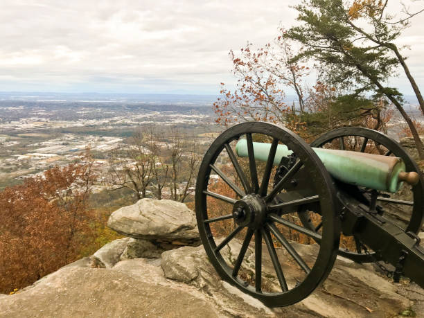 istock Cannon Overlooking Chattanooga Tennessee 1066056278