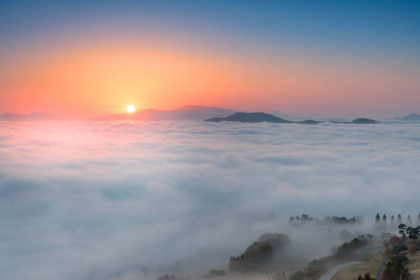 The sunrise is beautiful with the sea of clouds on Mt. Baekbong