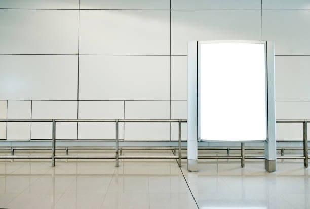 blank billboard in subway station - subway station billboard poster billboard posting imagens e fotografias de stock