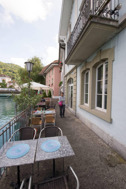 ресторан в туне, швейцария - berne berne canton aare river switzerland стоковые фото и изображения
