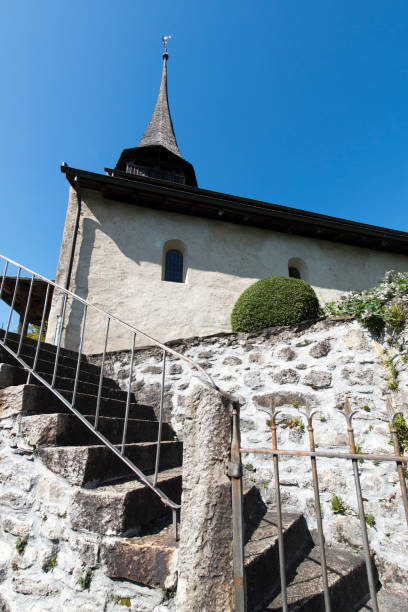 замковая церковь замка спиез, швейцария - berne canton фотографии стоковые фото и изображения