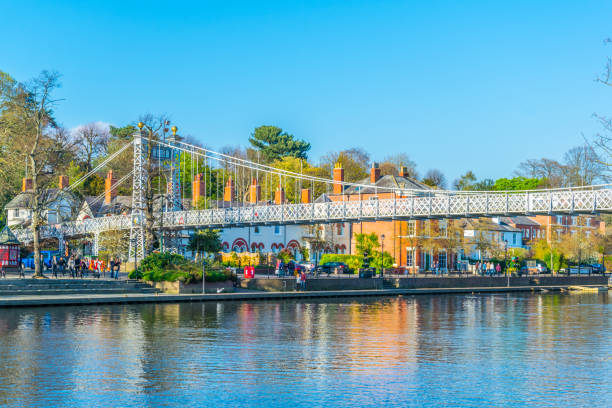 hanging bridge over river dee in chester, england - chester england dee river suspension bridge bridge imagens e fotografias de stock