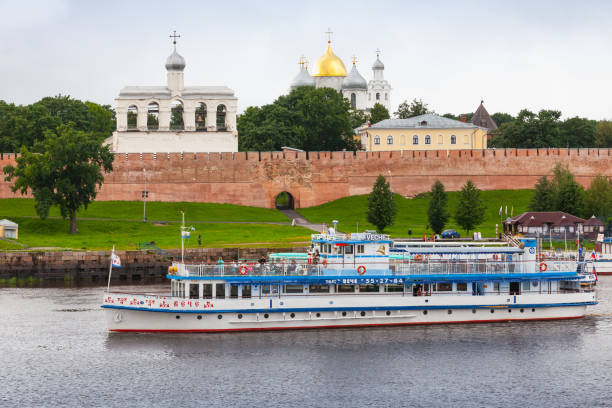 여객선은 볼호프 강 - cruise ship river ship passenger ship 뉴스 사진 이미지