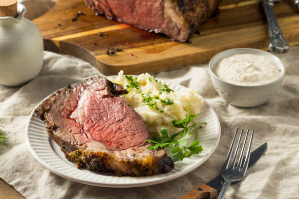 carne de bovino assada desossada prime rib assado - eye fillet - fotografias e filmes do acervo