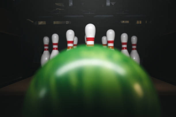 bowling pins, balls and shoes - boliche de dez paus imagens e fotografias de stock