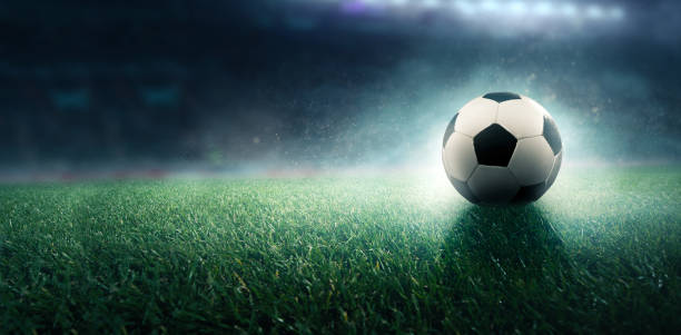 พื้นหลังสนามฟุตบอล ภาพสต็อก - ดาวน์โหลดรูปภาพตอนนี้ - Football - Sport, สนามฟุตบอล - สนามกีฬา, Football - Ball - iStock