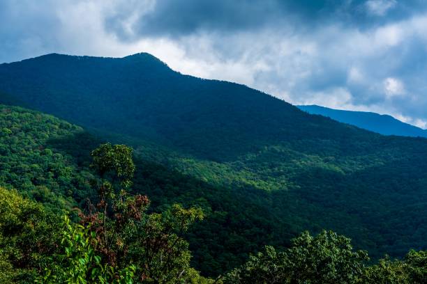 istock A Drive on the Parkway 1066343466