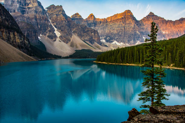 istock Moraine Lake Sunrise 1066363188