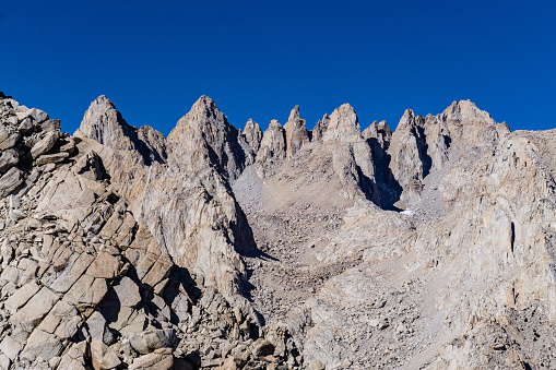 カリフォルニア高シエラのイースター シエラ山脈の峰を Summiting アメリカ合衆国のストックフォトや画像を多数ご用意 アメリカ