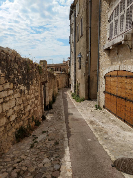 istock Saint Paul de Vence - Streets and Architecture 1066430344