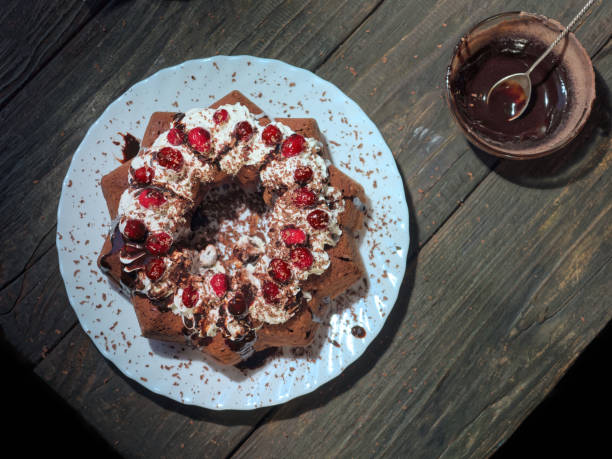 istock Chocolate Christmas bundt cake 1066546948