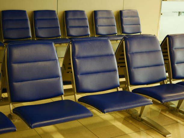 empty chairs in airport - new chitose imagens e fotografias de stock