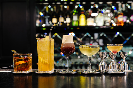 five kinds of classic cocktails, Pina colada, old fashion.