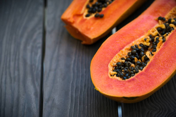 istock Slices of fresh cutted papaya 1066673500