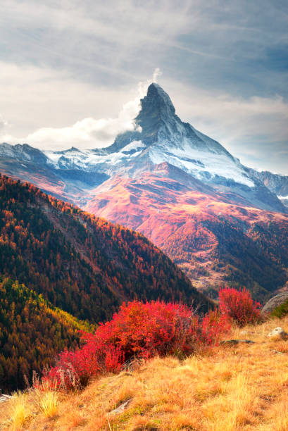 秋のマッターホルン斜面 - ツェルマット ストックフォトと画像