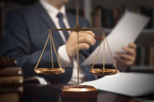 正義の体重計。弁護士事務所で働く - legal system weight scale scale law ストックフォトと画像