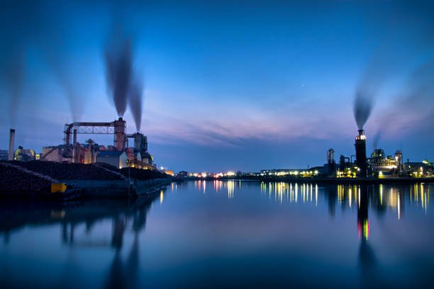 istock Bukseong port after sunset VD702 1066717784
