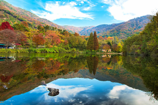 istock Fall of reservoir VD702 1066838758