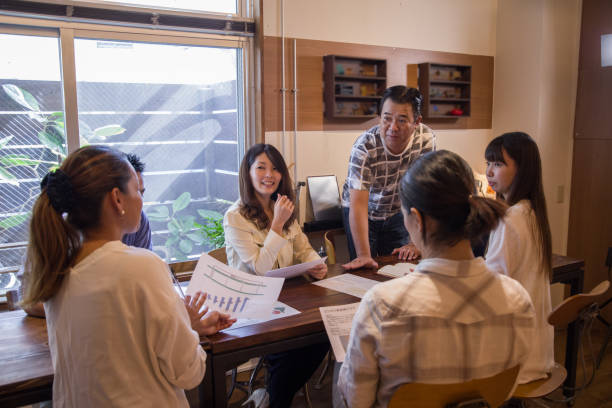 istock business,meeting 1066897778