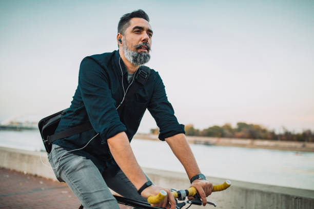 istock He travels green 1066987678