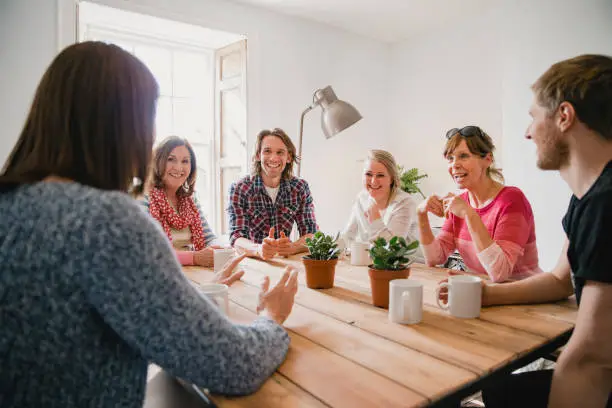 Engage Informally Informal Meeting Pictures | Download Free Images on Unsplash